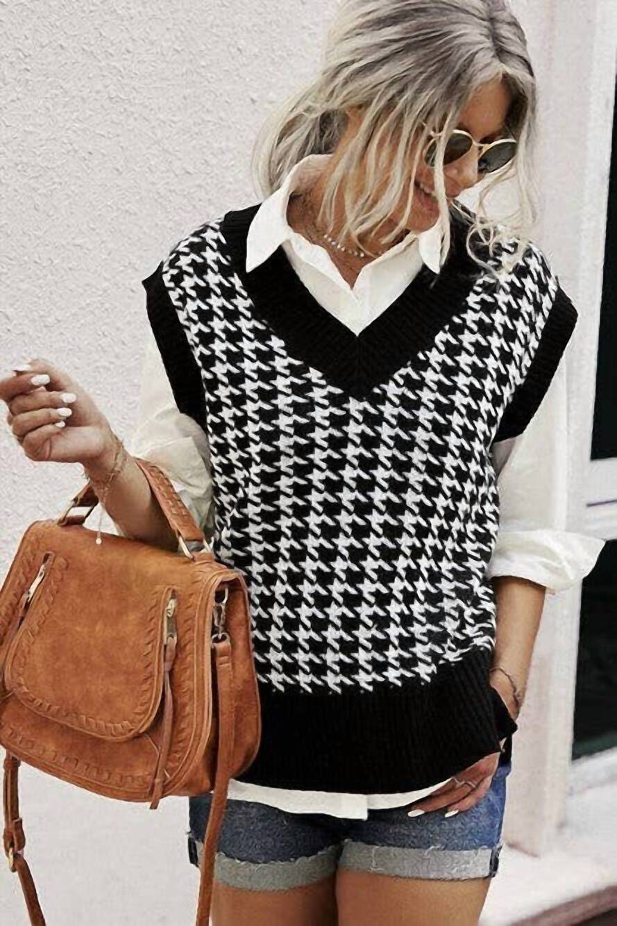 NEW ELINGS v-neck plaid vest in black/white